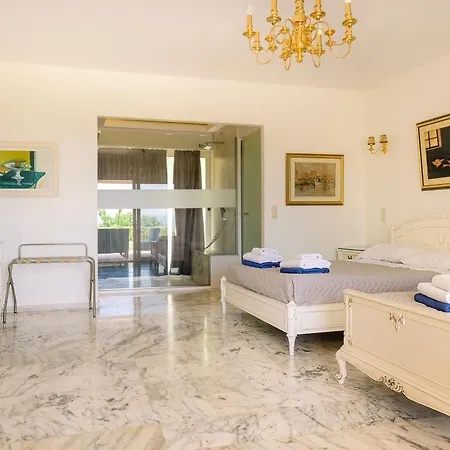فيلة Fioraki