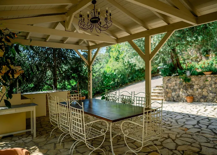 Villa Fioraki *