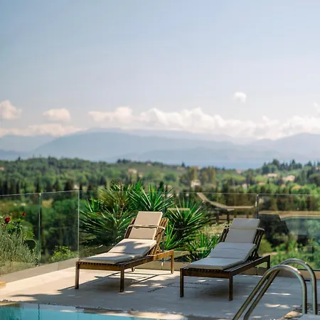 Willa Fioraki Pouládes