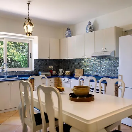 Willa Fioraki Pouládes