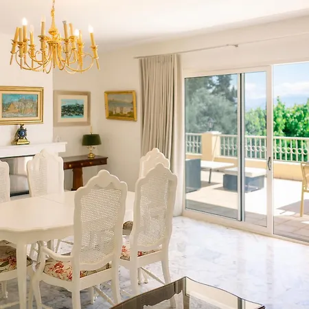 Willa Fioraki Pouládes