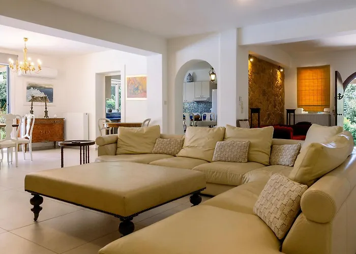 Villa Fioraki *