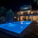 Villa Fioraki
