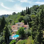 Villa Fioraki *